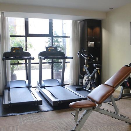 The B Hotel Alabang Muntinlupa City Екстериор снимка