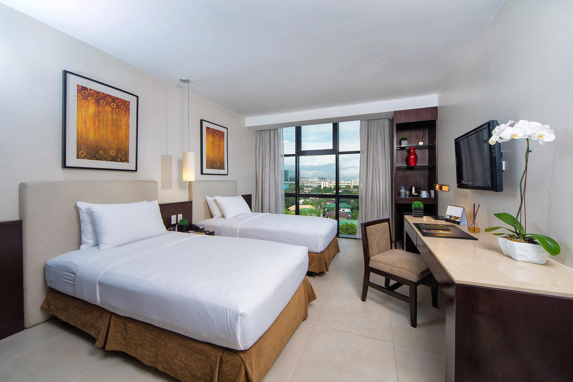 The B Hotel Alabang Muntinlupa City Екстериор снимка