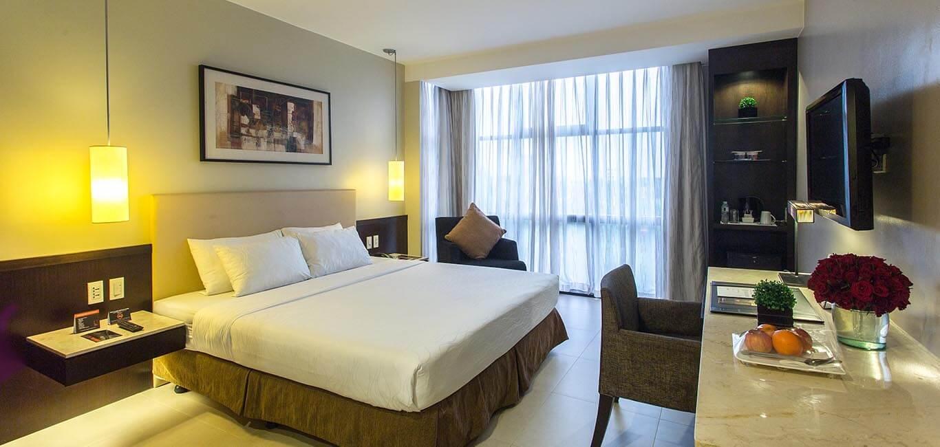 The B Hotel Alabang Muntinlupa City Екстериор снимка