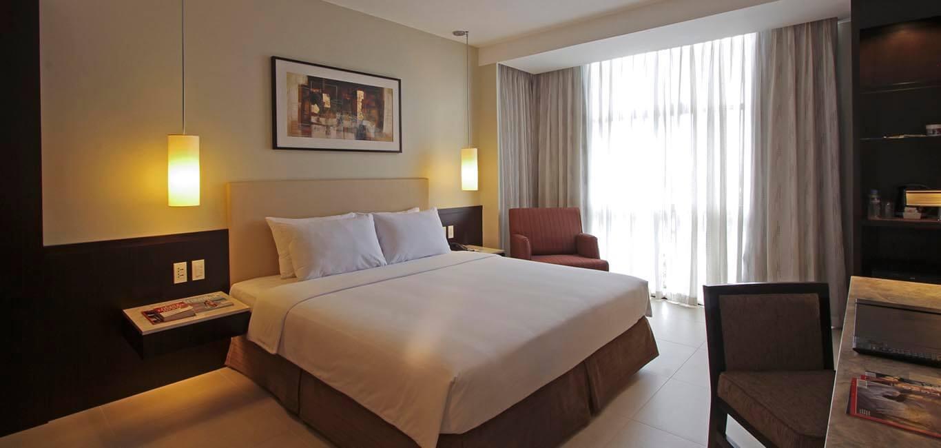 The B Hotel Alabang Muntinlupa City Екстериор снимка