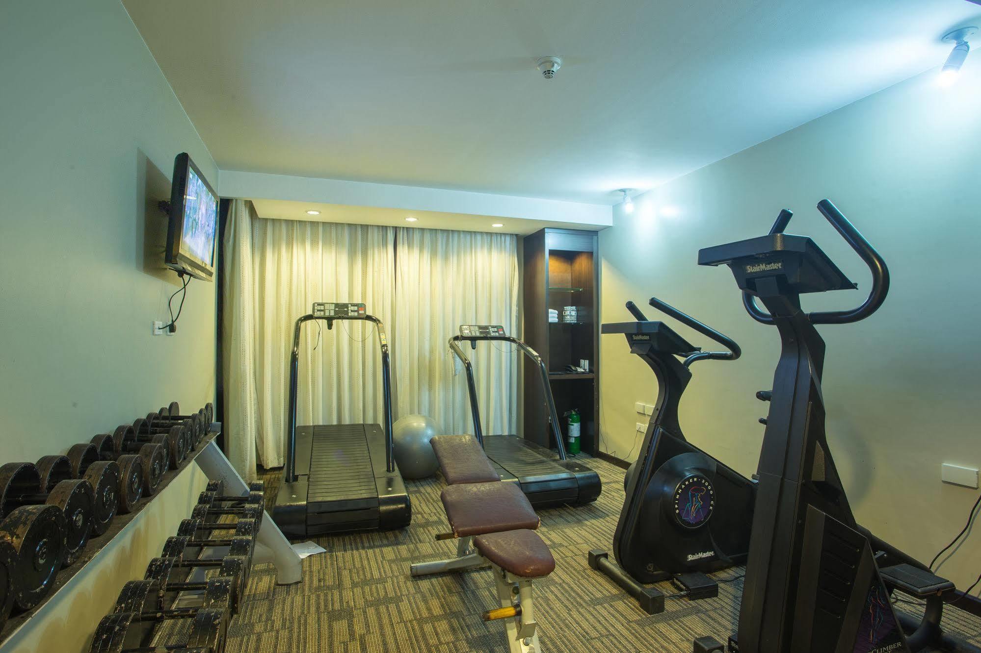 The B Hotel Alabang Muntinlupa City Екстериор снимка