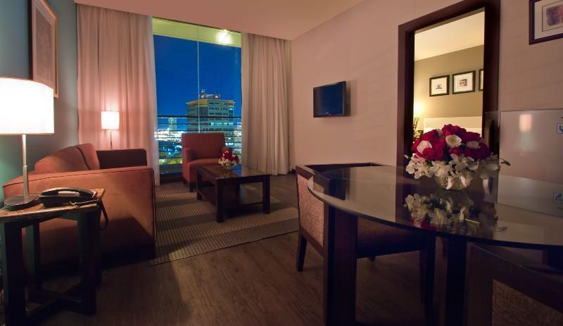 The B Hotel Alabang Muntinlupa City Екстериор снимка