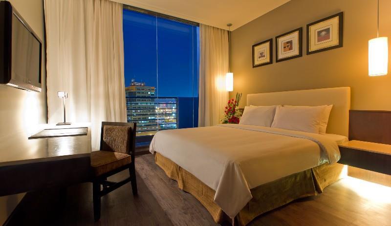 The B Hotel Alabang Muntinlupa City Екстериор снимка